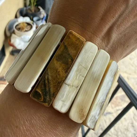 Anthropologie Buffalo Horn Stretch Bracelet!!🔥🔥🔥 - Picture 3 of 15